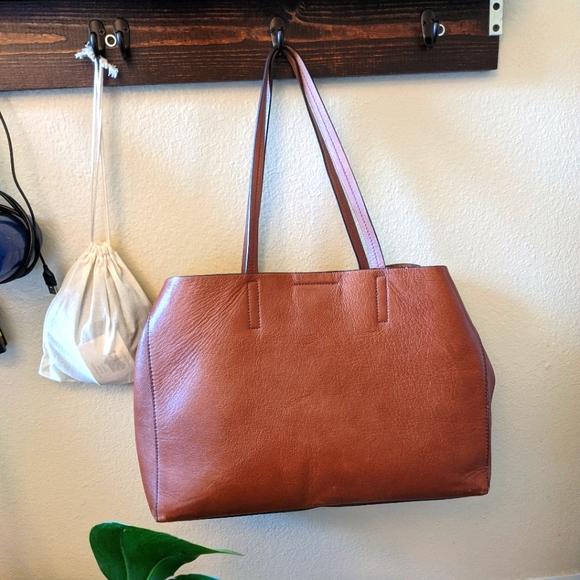 Banana Republic Handbags - FLASH SALE Banana Republic Brown Leather Tote